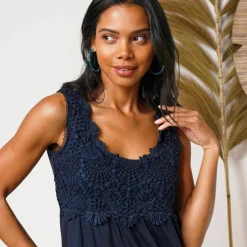 Robe plastron macramé