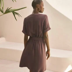 Robe saharienne boutonnée unie, manches courtes