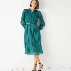 Robe unie mi longue, voile plissé