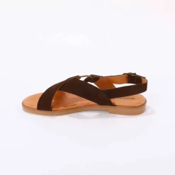 Sandales brides croisées en croûte de cuir