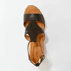 Sandales compensées ajourées