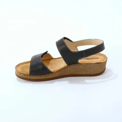 Sandales scratchées largeur confort en cuir