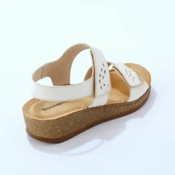 Sandales scratchées largeur confort en cuir