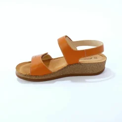 Sandales scratchées largeur confort en cuir