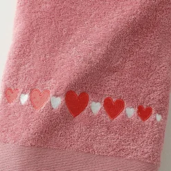 Serviettes de bain brodées cœurs
