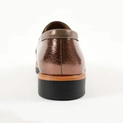 Slippers compensées à franges et pompons