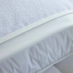 Sous-taie éponge imperméable anti-acariens Essential®