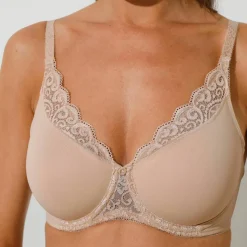Soutien-gorge emboîtant maille et dentelle 