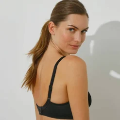Soutien-gorge emboîtant maille et dentelle 