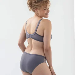 Soutien-gorge forme minimiseur en tulle brodé Oliena - avec armatures