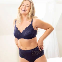 Soutien-gorge maille ajourée forme minimiseur Osilio, avec armatures flexibles