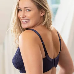 Soutien-gorge maille ajourée forme minimiseur Osilio, avec armatures flexibles