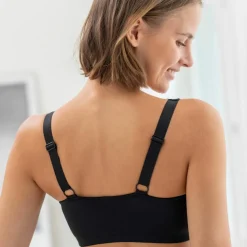 Soutien-gorge microfibre effet foulard ouvert devant, sans armatures.
