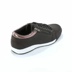 Tennis basses à lacets