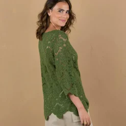 Top macramé à écailles, manches pagodes