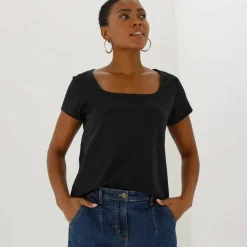 T-shirt col carré, manches courtes