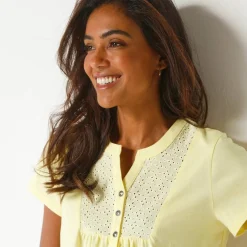 T-shirt col tunisien manches courtes, broderie anglaise