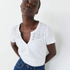 T-shirt col tunisien manches courtes, broderie anglaise
