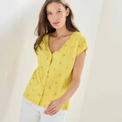 T-shirt col V boutonné imprimé cerises dorées
