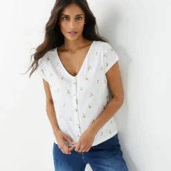 T-shirt col V boutonné imprimé cerises dorées