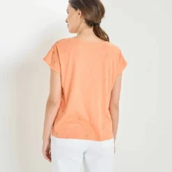 T-shirt col V boutonné imprimé cerises dorées