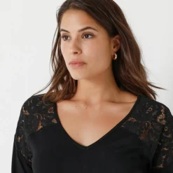 T-shirt col V manches longues dentelle