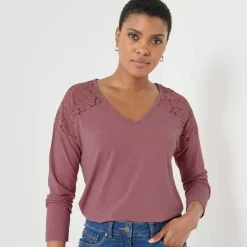 T-shirt col V manches longues dentelle