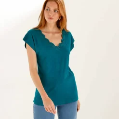 T-shirt uni, col V macramé