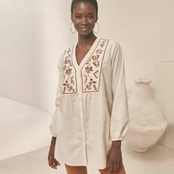 Tunique brodée boutonnée