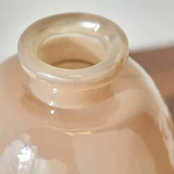 Vase taupe en verre semi-opaque