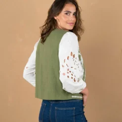 Veste brodée sans manches