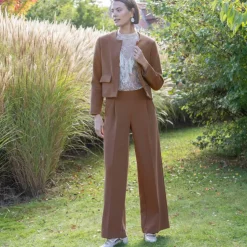 Veste courte de tailleur à col rond, unie