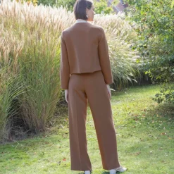 Veste courte de tailleur à col rond, unie