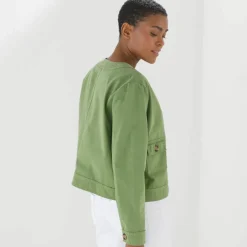 Veste unie boutonnée, col rond