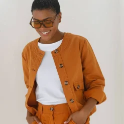 Veste unie boutonnée, col rond